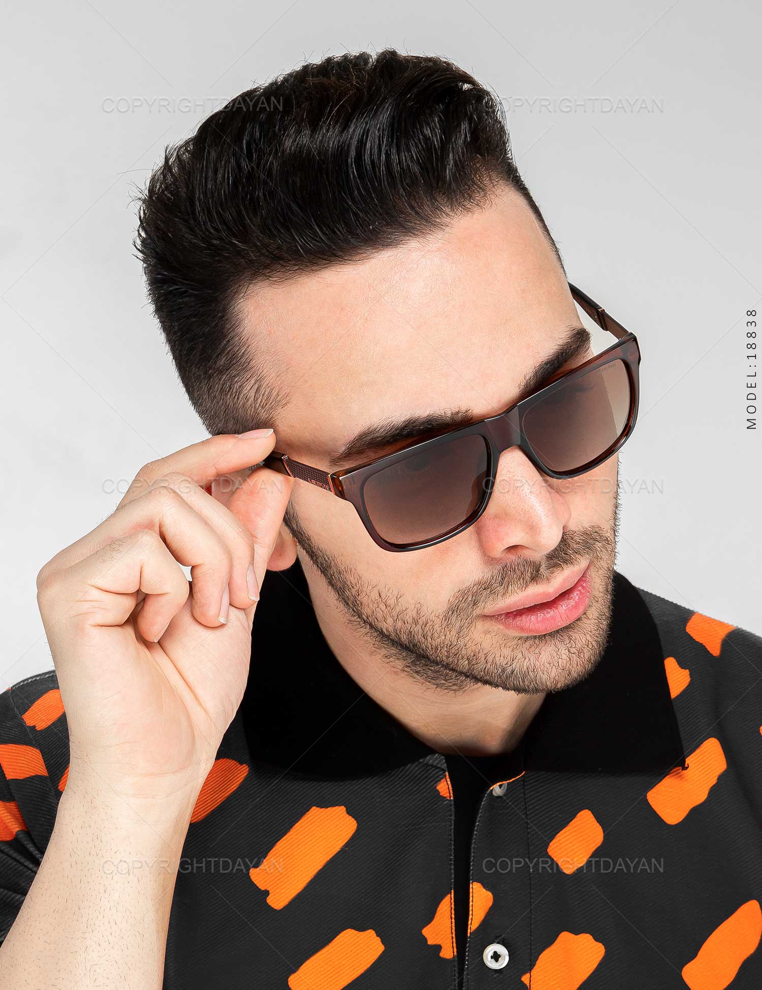 عینک آفتابی Lacoste مدل 18838
