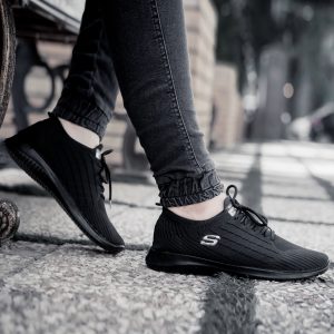 کفش ورزشی اسکیچرز مشکی مردانه مدل E55