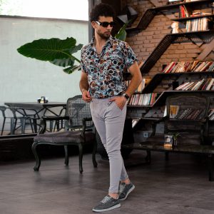 پکیج شلوار مردانه طوسی روشن مدل Aflakپیراهن هاوایی آبرنگی دایره ای مردانه مدل T22