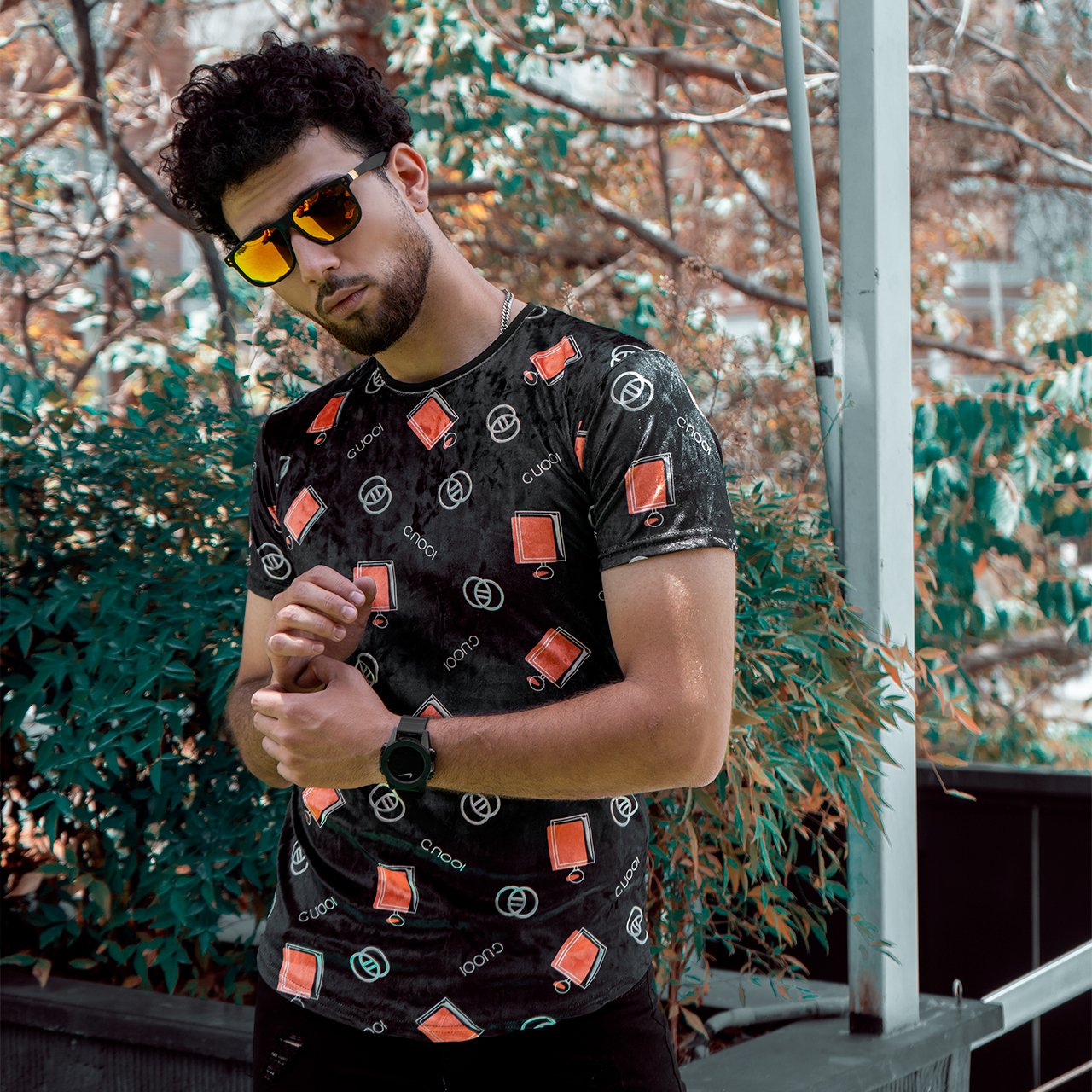پکیج تیشرت مخمل Gucci مردانه مدل X22عینک آفتابی آینه ای نارنجی مدل A70