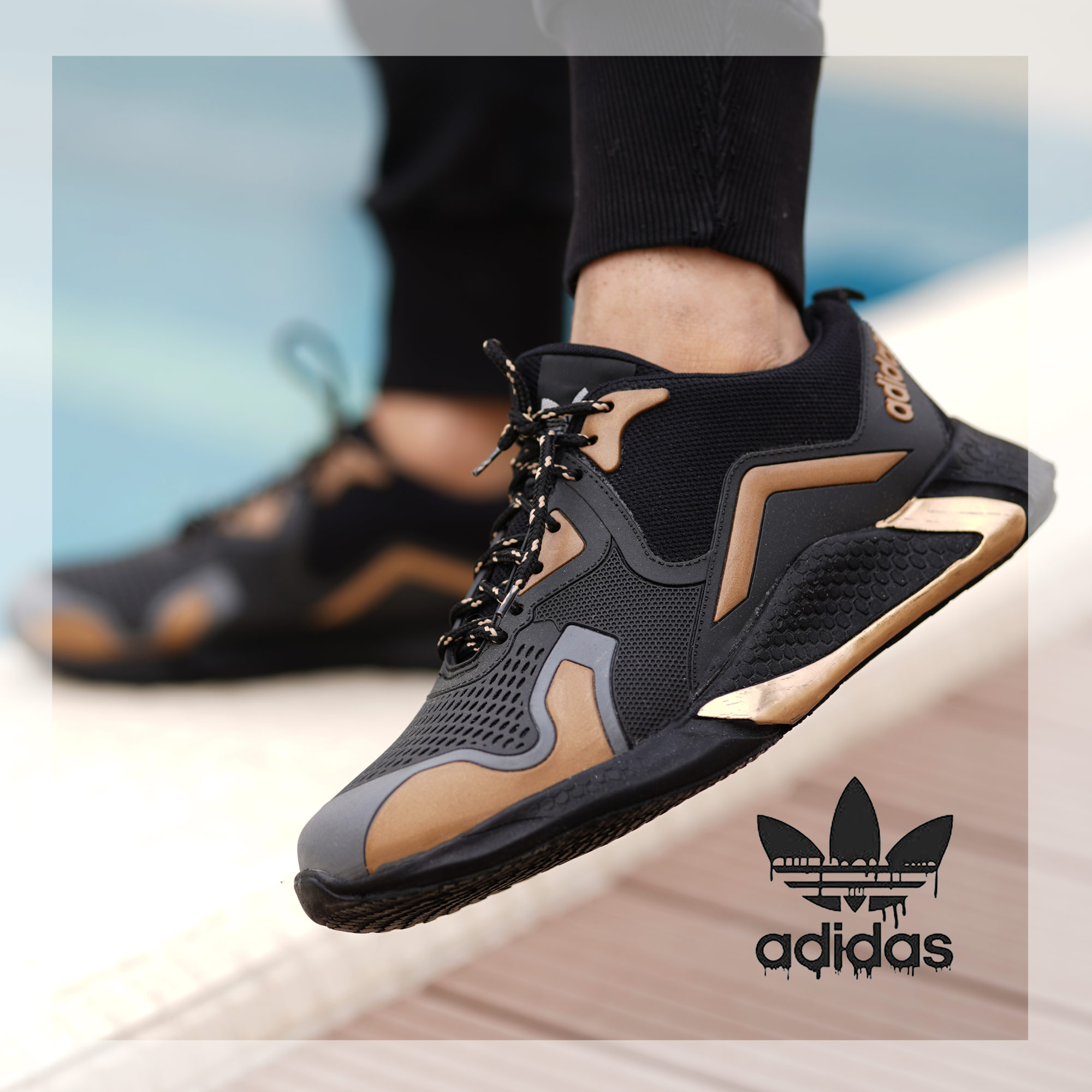 کفش adidad مدل Zinax مشکی طلایی