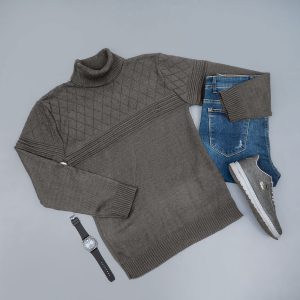 پلیور مردانه خاکی طرح لوزی یقه اسکی مدل Havash