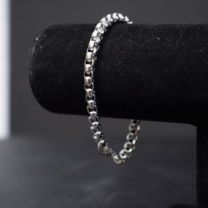 دست بند نقره‌ای مدل S22