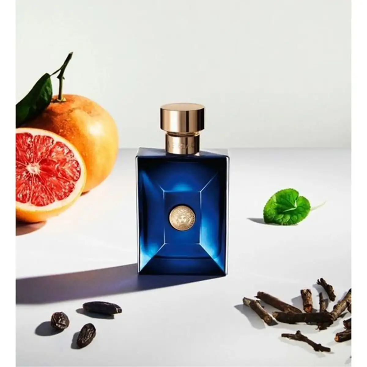 ادکلن مردانه مدل Versace Dylan Blue