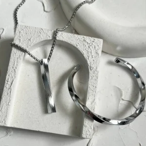 ست گردنبند بنگل پیچ خورده نقره ای