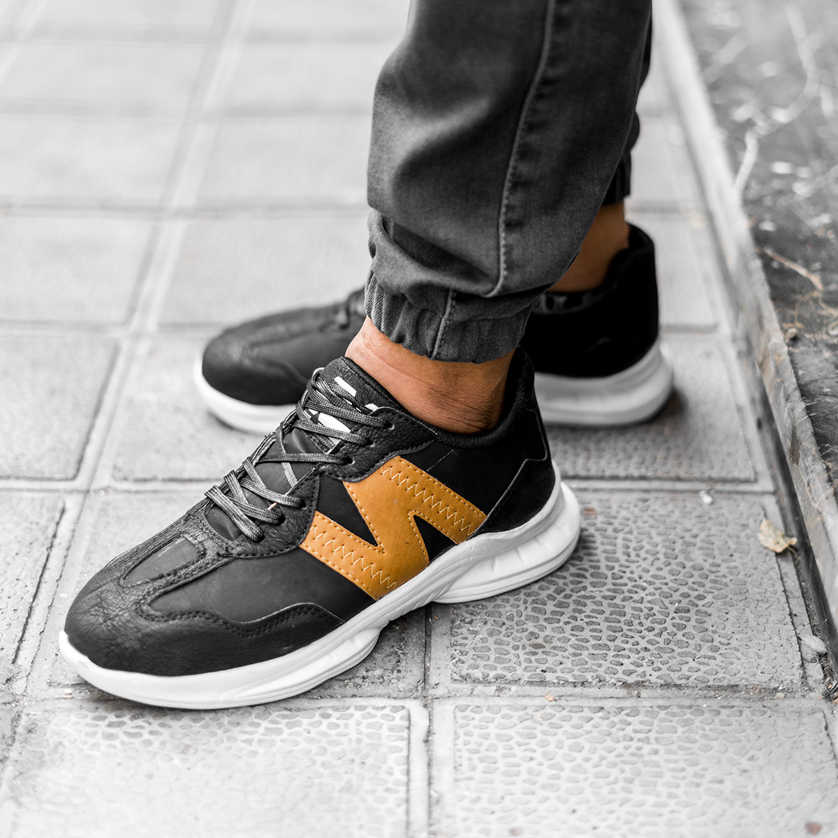 کفش ورزشی New Balance مردانه مشکی قهوه ای مدل Bret