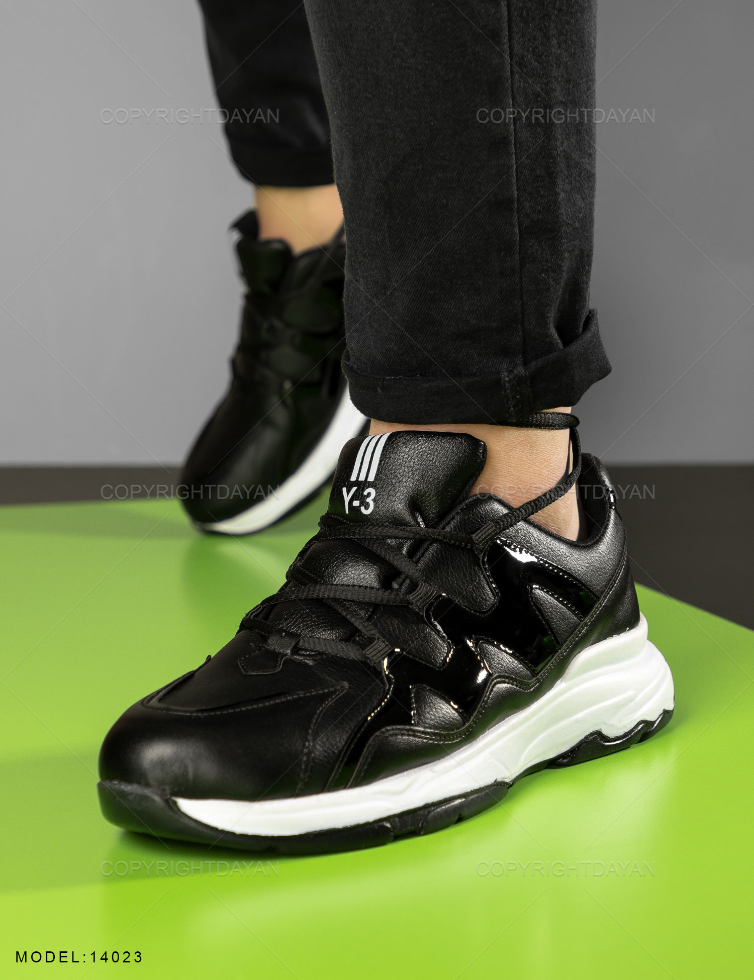 کفش روزمره مردانه Adidas مدل 14023