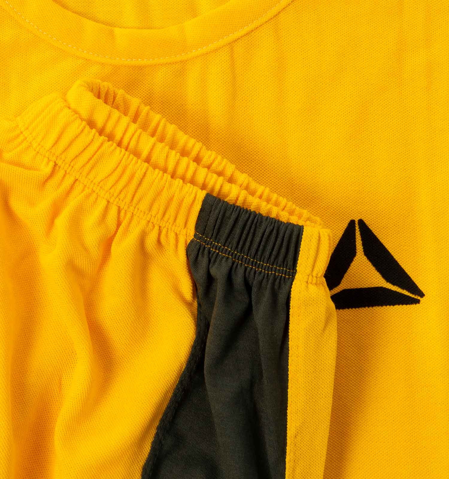 ست رکابی شلوارک مردانه آستین حلقه ای زرد Reebok ساده یقه گرد مدل 43938