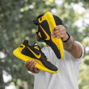 کفش ورزشی Nike مردانه مشکی زرد مدل Madoner
