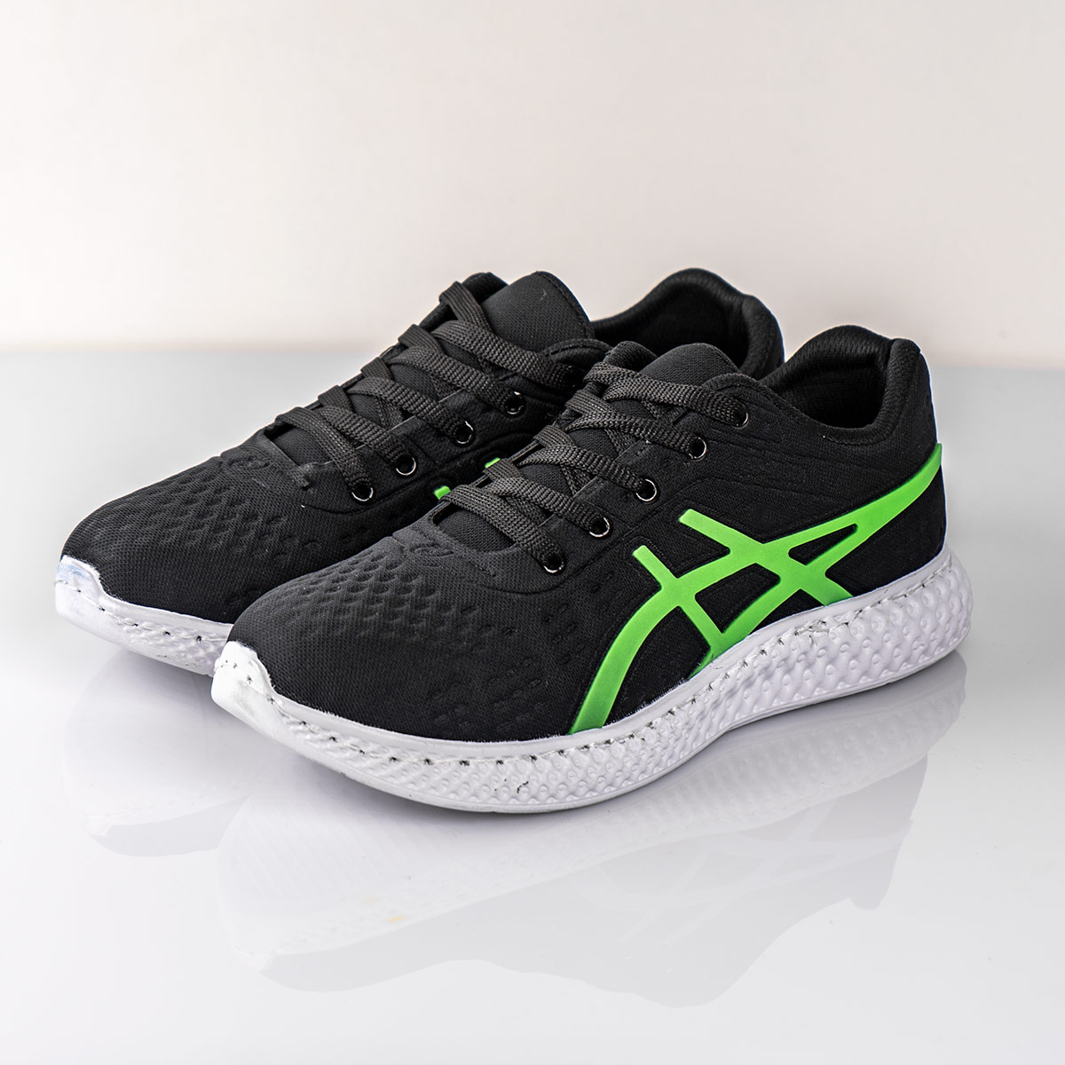کفش ورزشی Asics مردانه مشکی مدل Nardin T