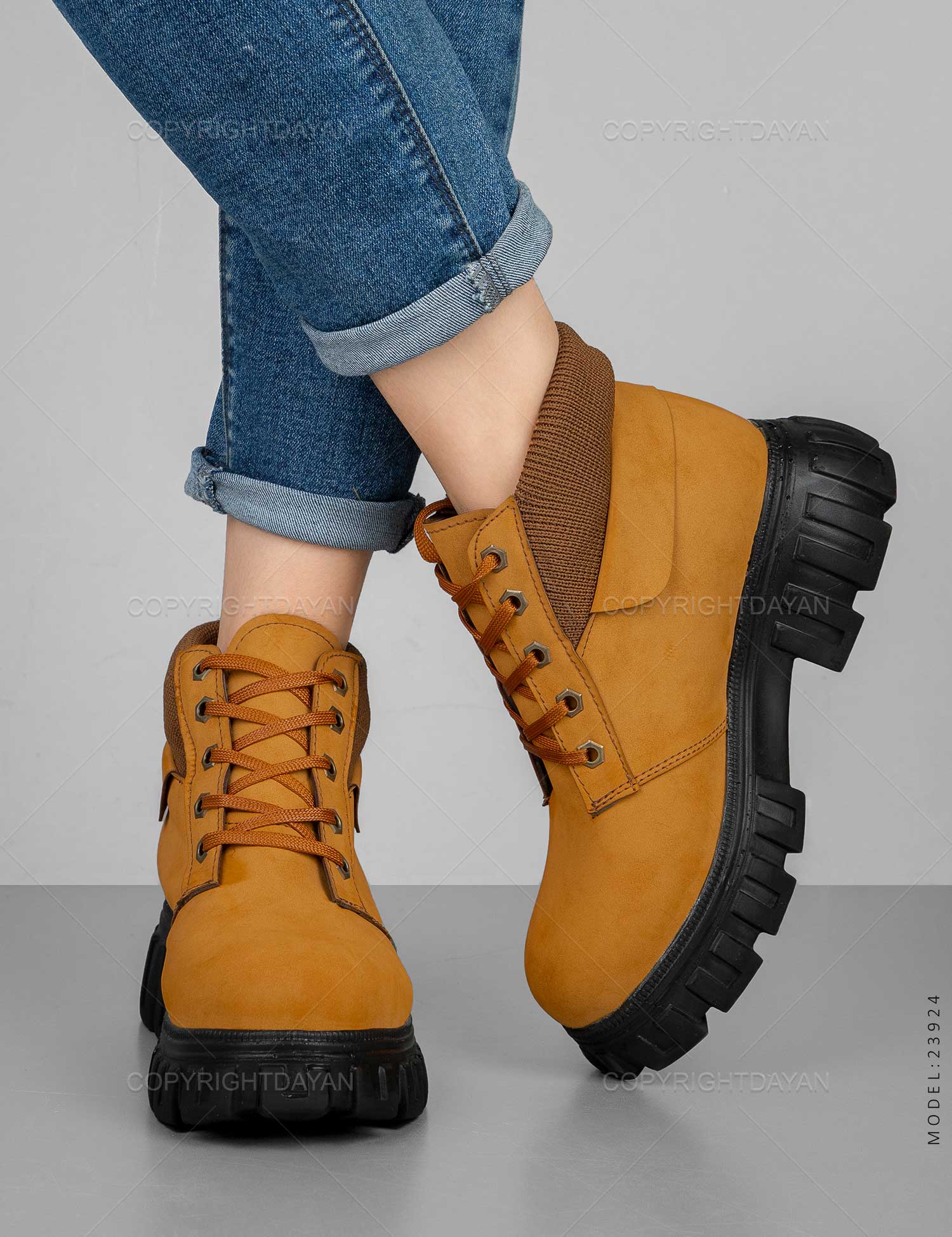 نیم بوت زنانه Timberland مدل 23924