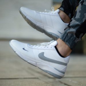 کفش مردانه Nike مدل ARYA سفید طوسی