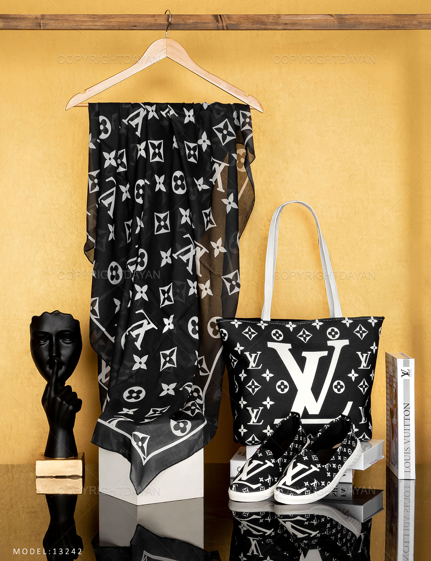 ست سه تیکه زنانه Louis Vuitton مدل 13242