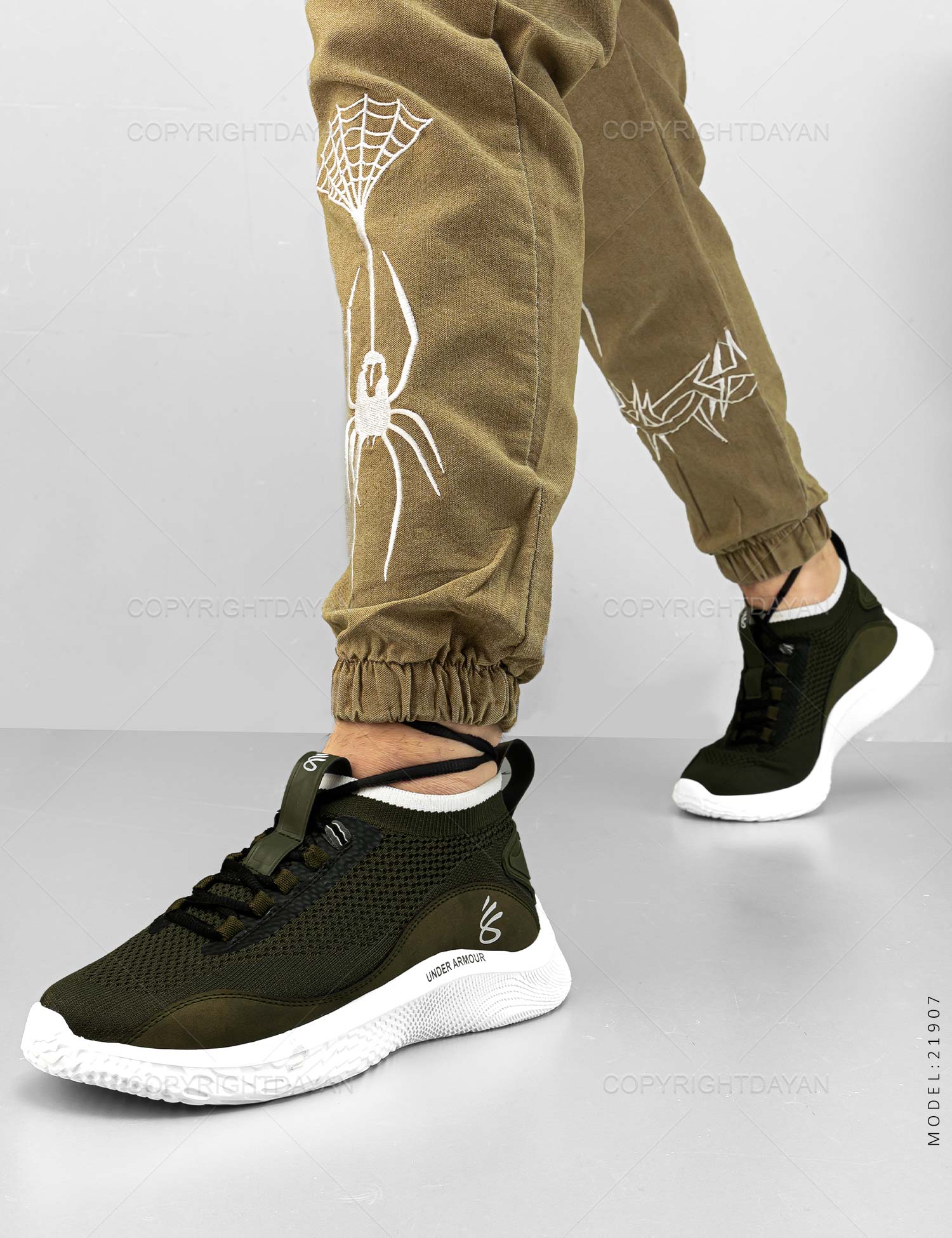 کفش ورزشی مردانه Under Armour مدل 21907