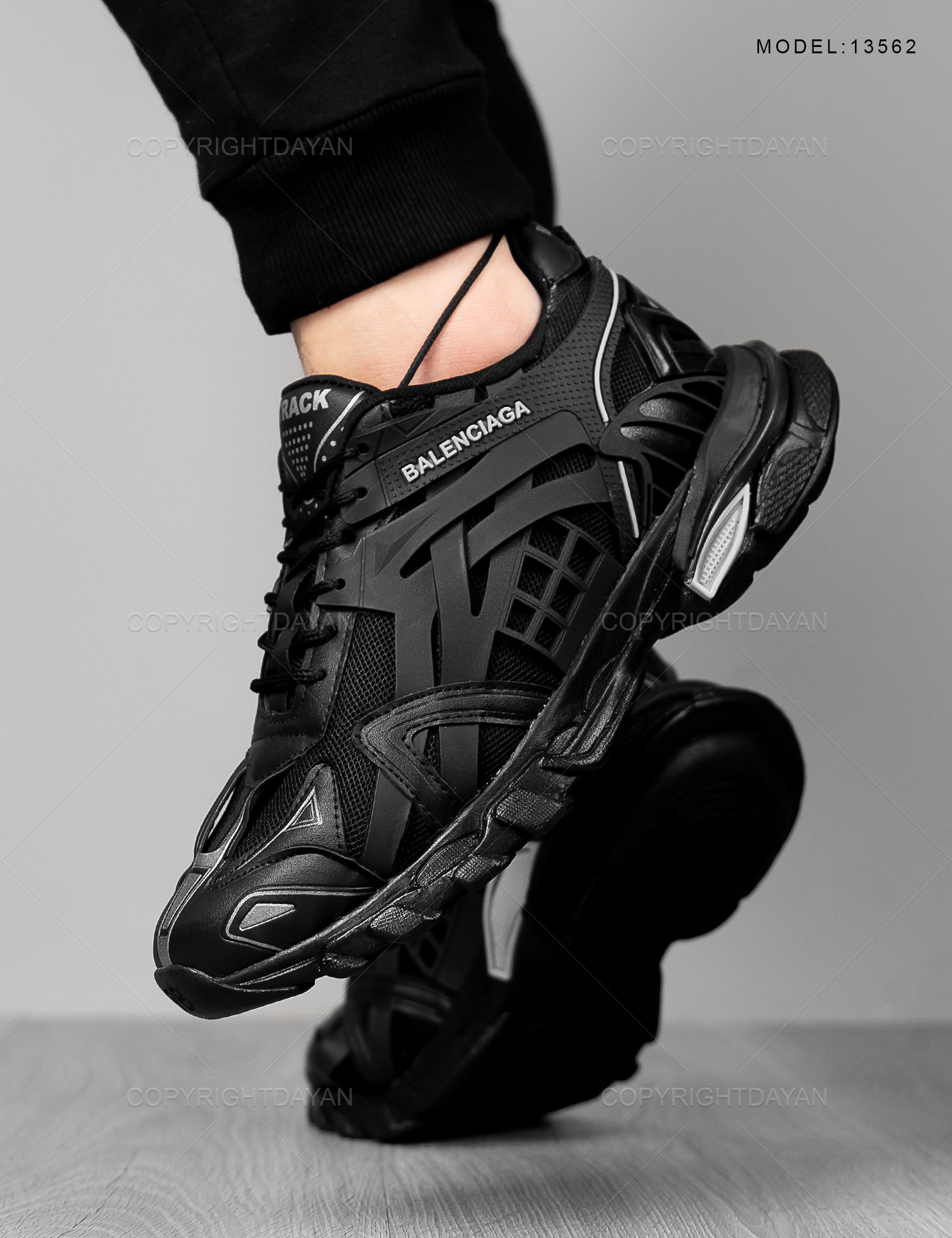 کفش ورزشی مردانه Balenciaga مدل 13562