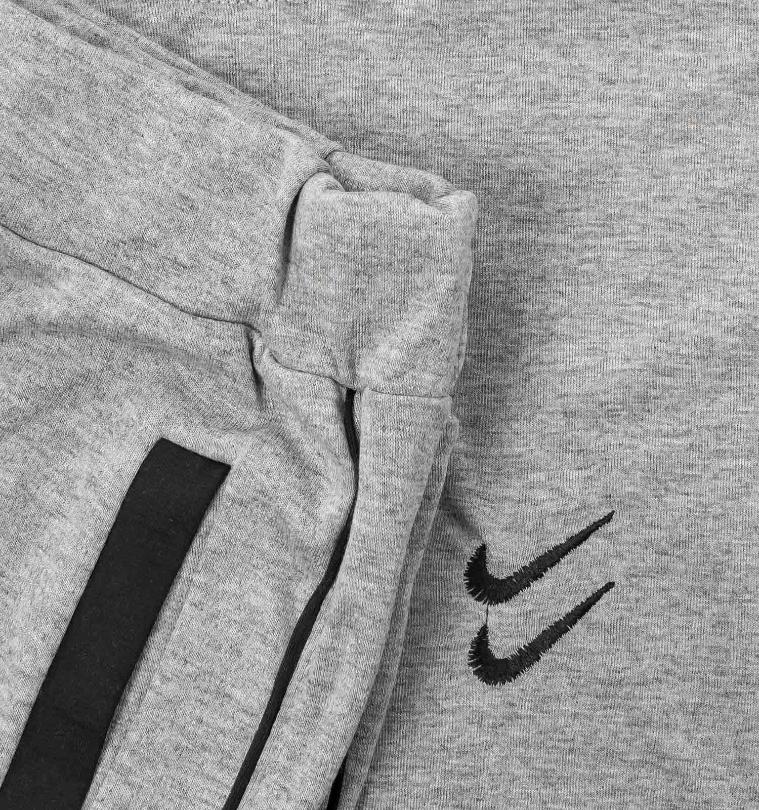 ست تیشرت شلوار مردانه آستین کوتاه طوسی Nike ساده یقه گرد مدل 43104