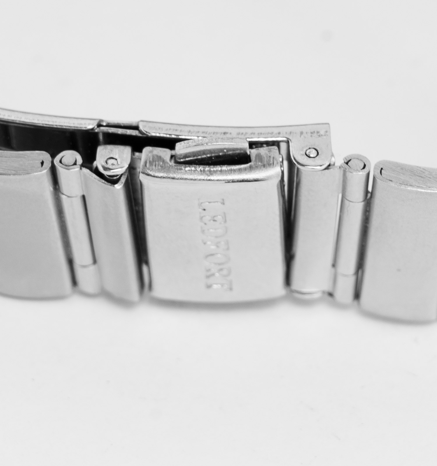 ساعت مچی عقربه ای مردانه Omega مدل 42610