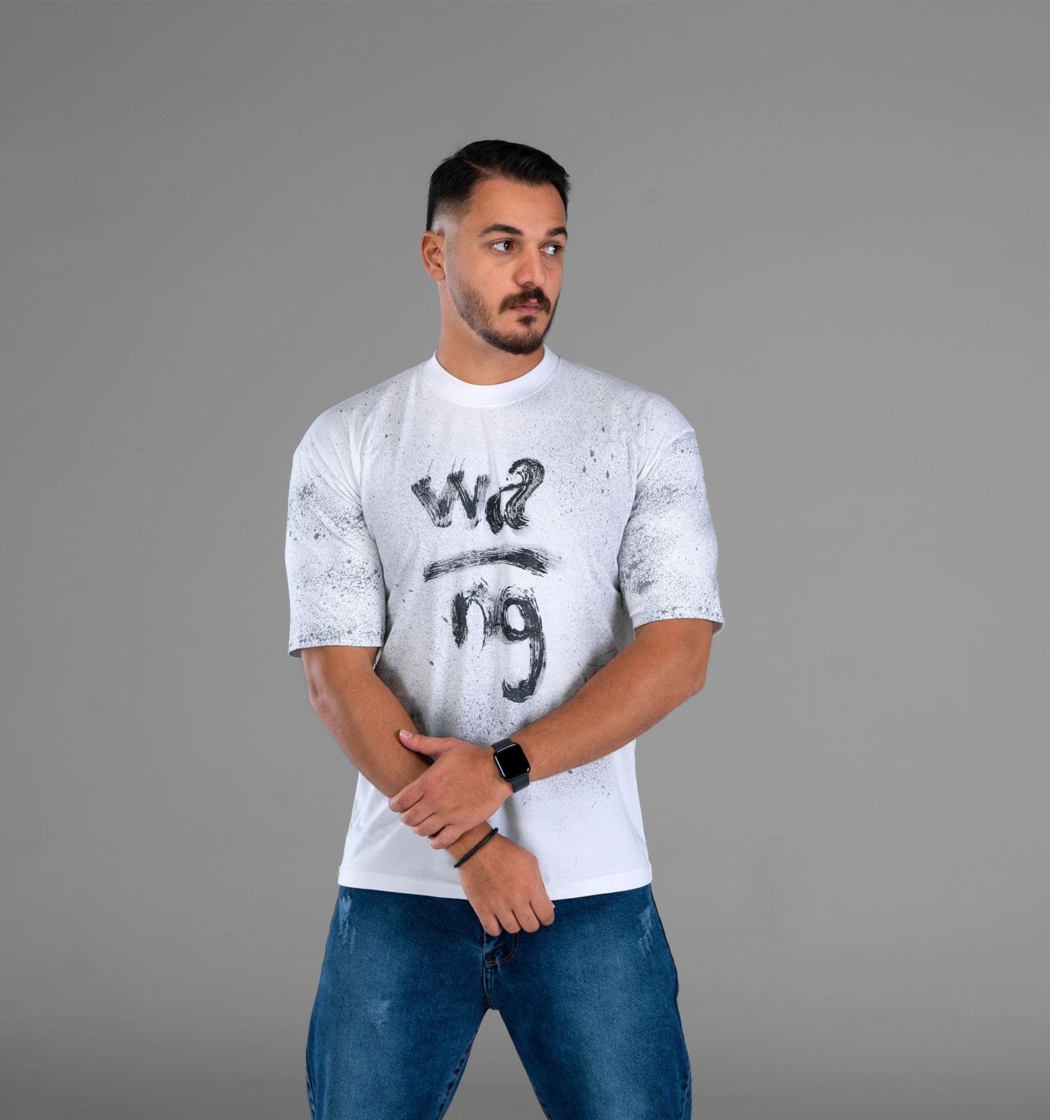 تیشرت یقه گرد مردانه باکسی سفید نخ پنبه طرحدار مدل 48075
