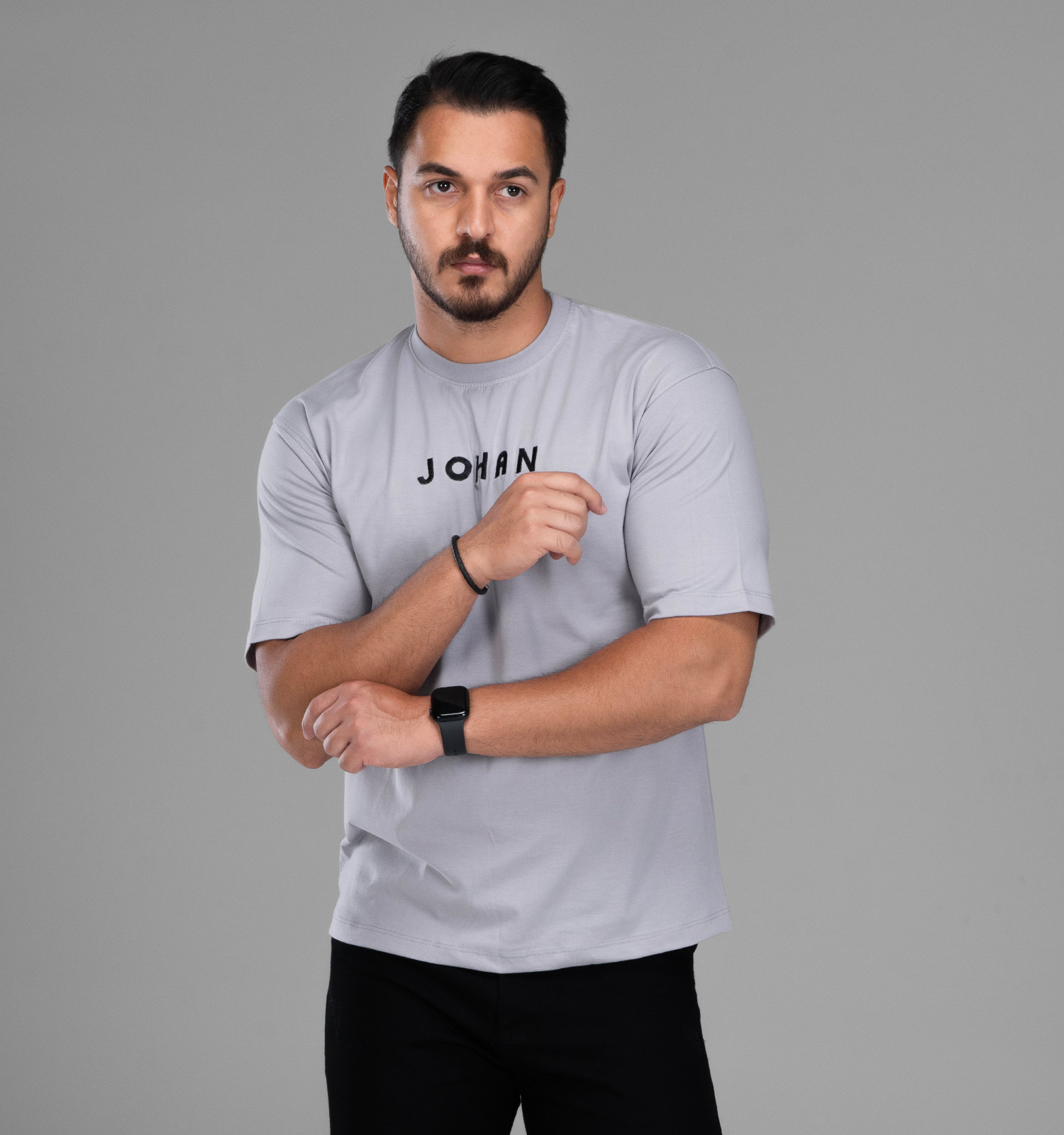 تیشرت یقه گرد مردانه طوسی نخ پنبه طرحدار مدل 48017