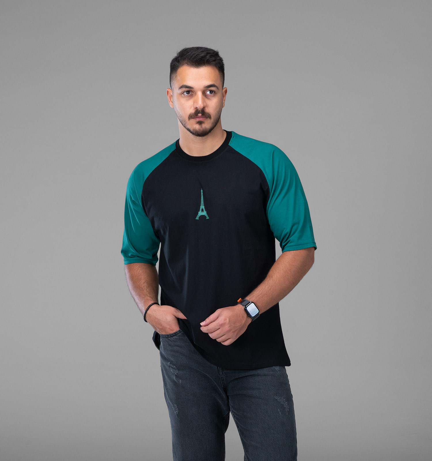 تیشرت یقه گرد مردانه باکسی مشکی نخ پنبه طرحدار مدل 48151