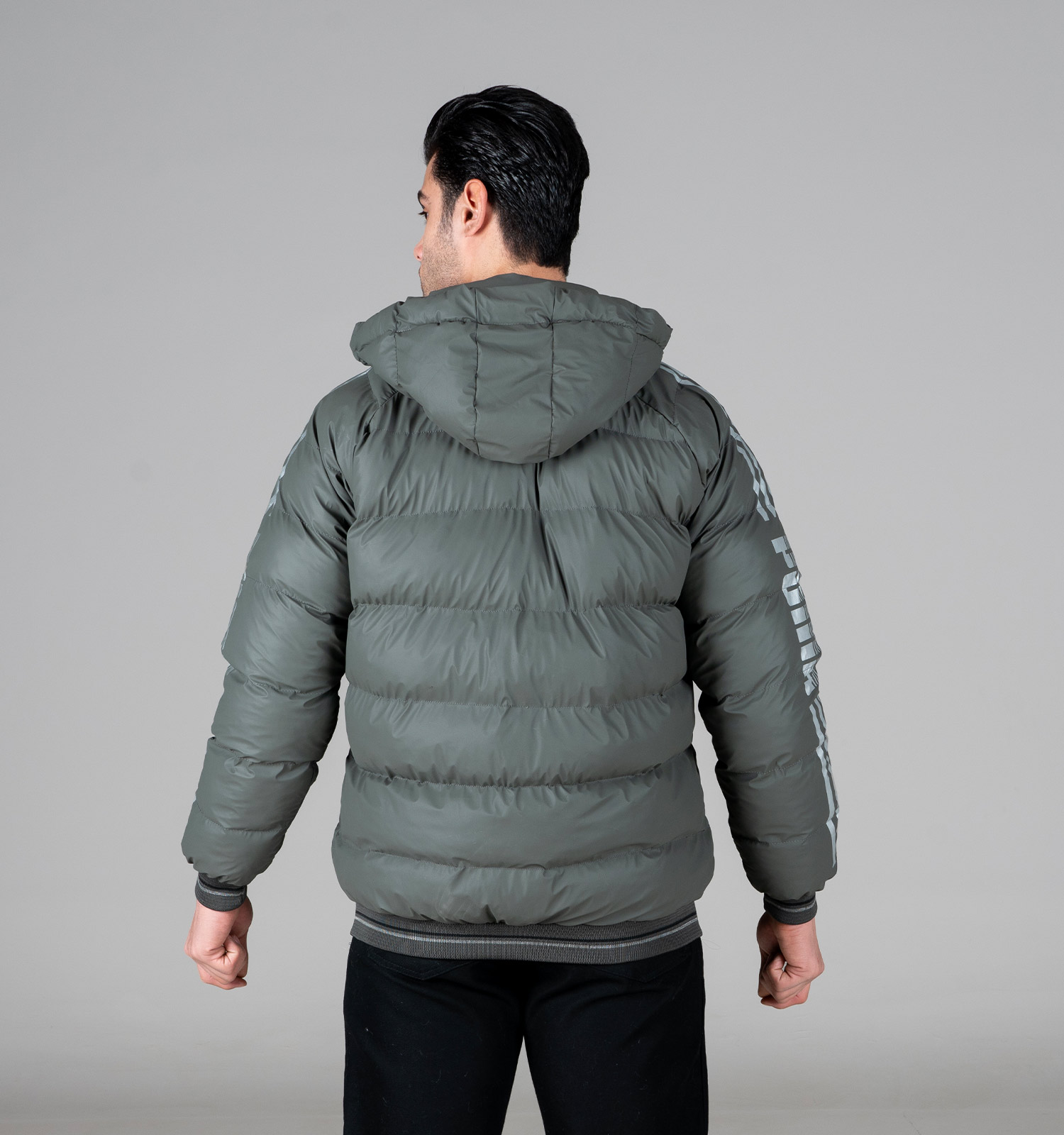 کاپشن اسپرت سیلیکونی مردانه دورو کلاهدار Puma مدل 48990