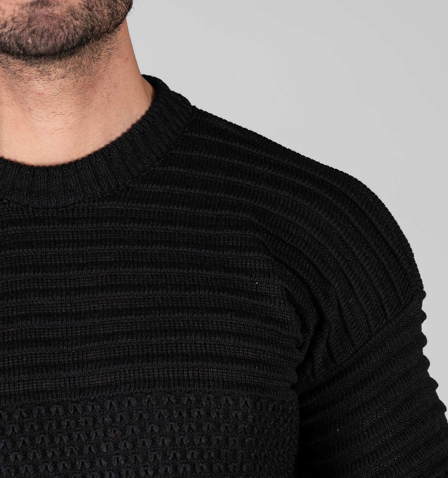 بافت مردانه یقه گرد مشکی فری سایز طرحدار مدل 49317