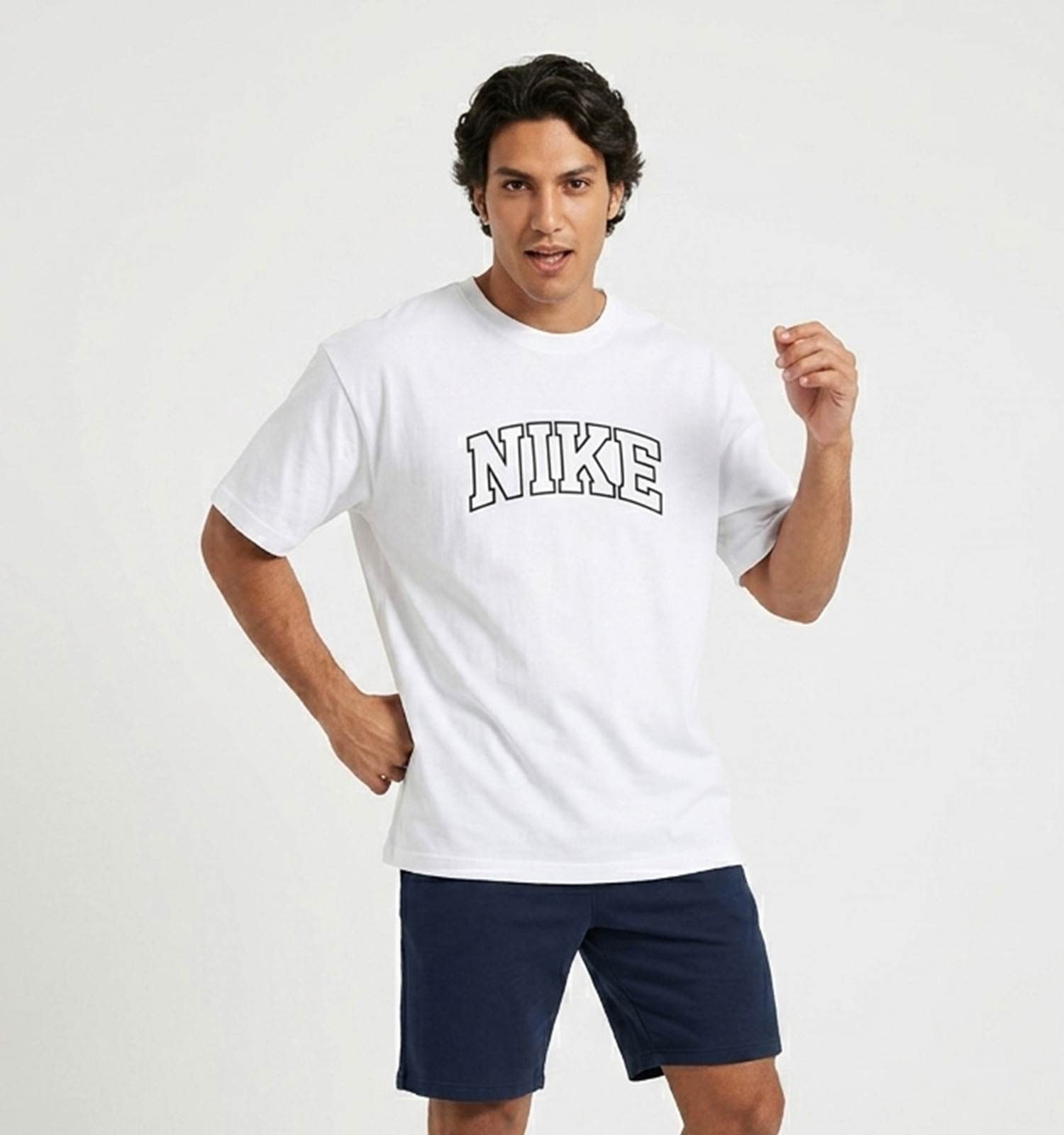 تیشرت Nike یقه گرد مردانه باکسی سفید نخ پنبه طرحدار مدل 50106