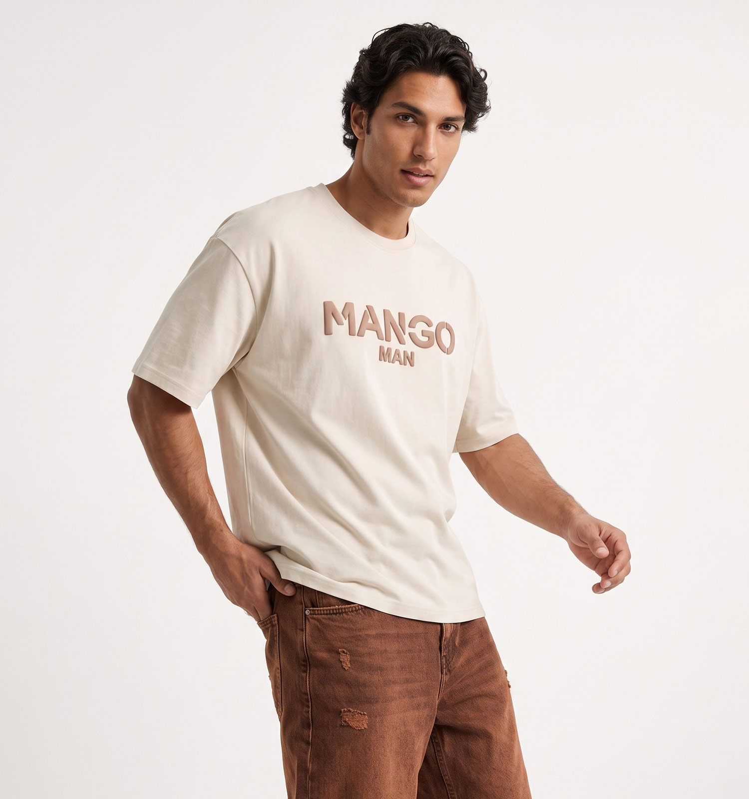 تیشرت یقه گرد مردانه باکسی طرحدار دورس پنبه کرم Mango مدل 50815