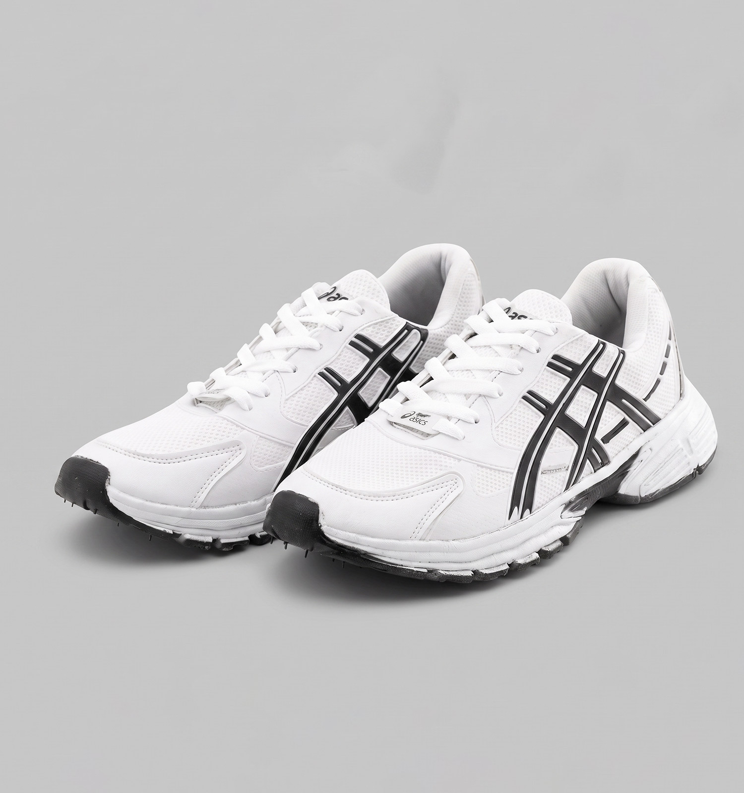 کفش مردانه اسپرت چرم مصنوعی سفید مشکی Asics مدل 50703