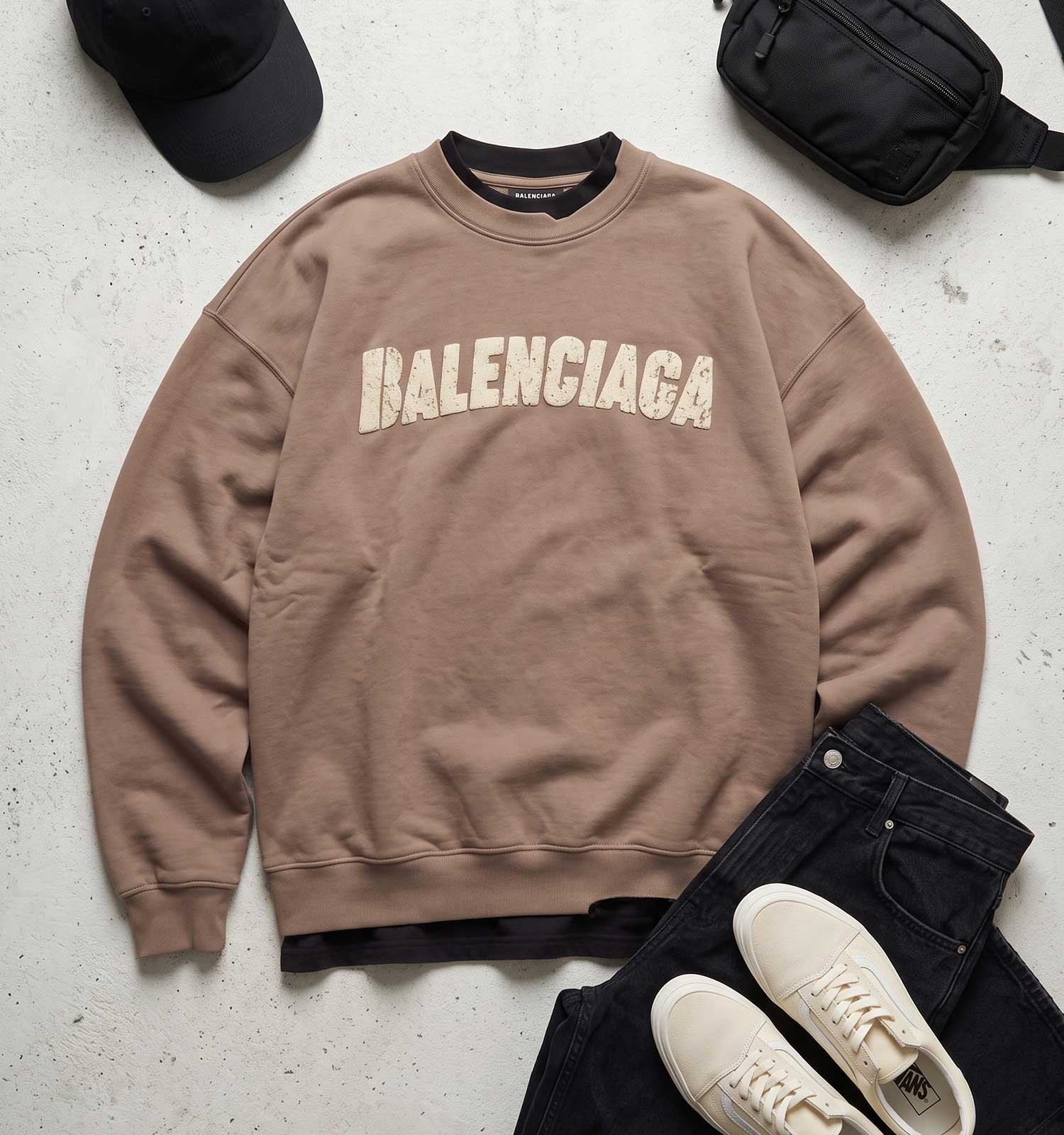 بلوز یقه گرد مردانه باکسی طرحدار سه نخ پنبه قهوه ای Balenciaga مدل 51422